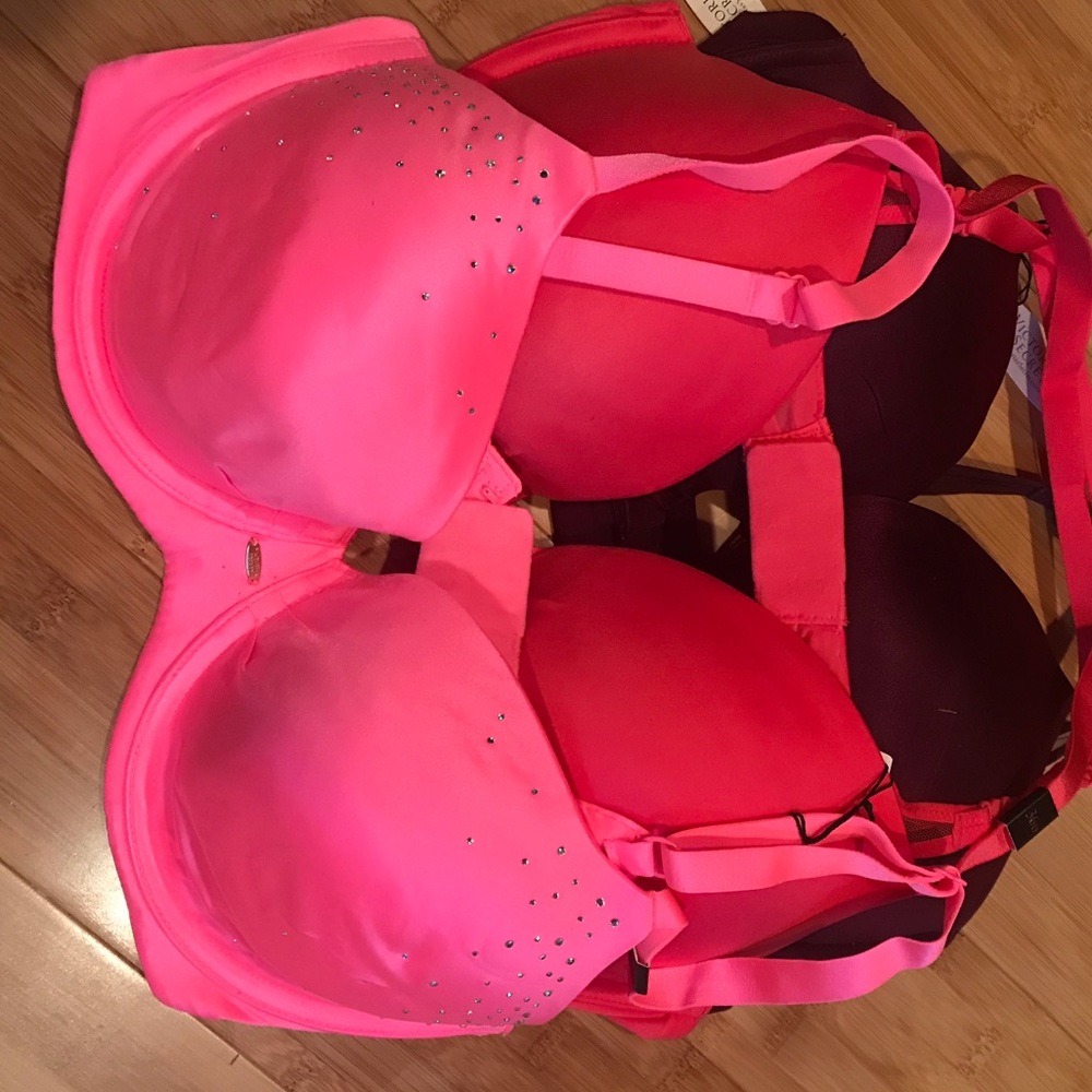 “NEW” Victoria Secret Bras - 36D